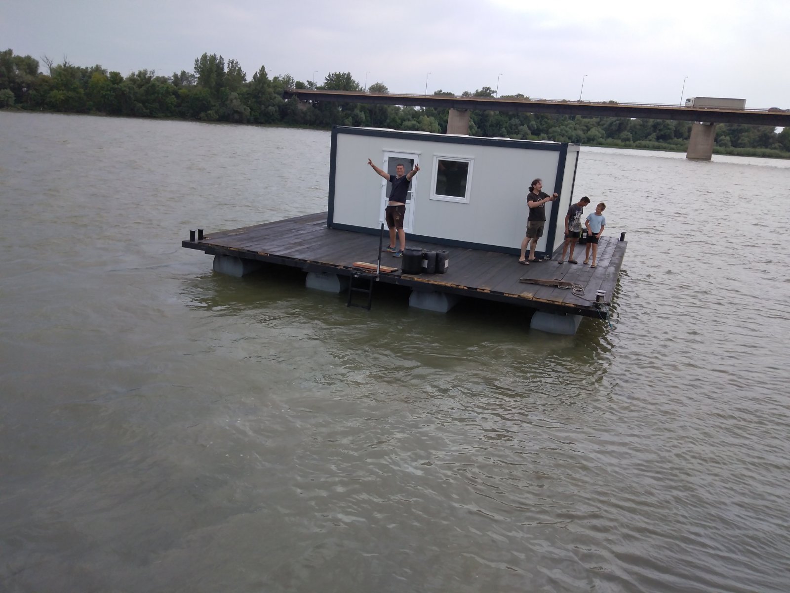 Plastični pontoni i plovne platforme