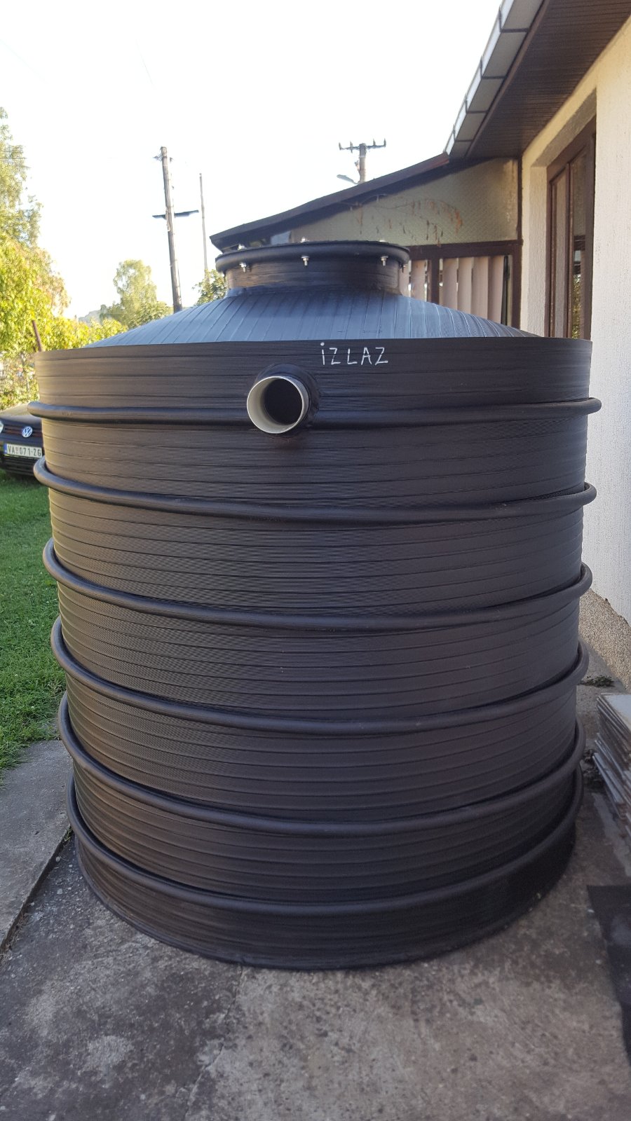 Plastični vertikalni rezervoar